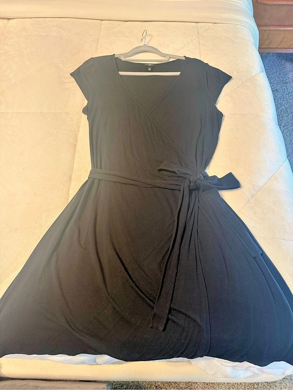 Ann Taylor Wrap Midi Dress in Black Size LP Like New